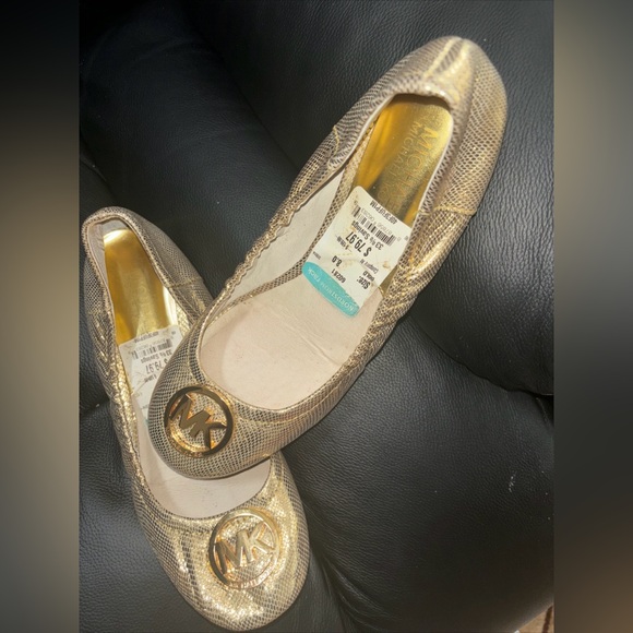 Michael Kors.  Size 8 New Ballerina slippers.   Gold new. - Picture 1 of 5